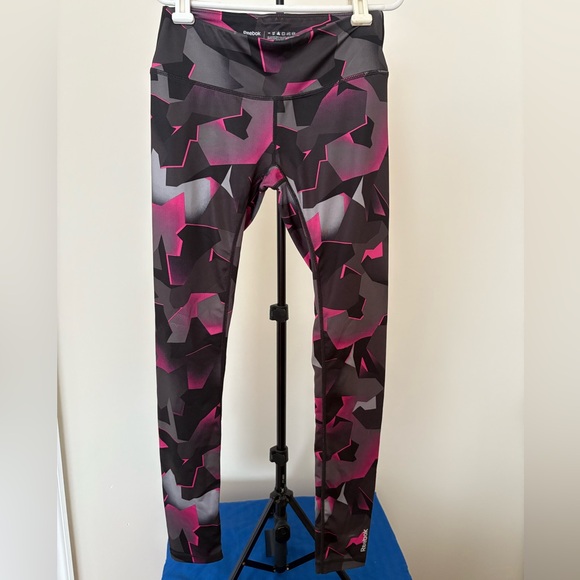 Reebok Pants - Reebok Black and Pink Geometric Leggings